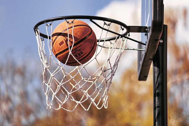 Fem grunde til at se basket live – og én til at du bliver afhængig